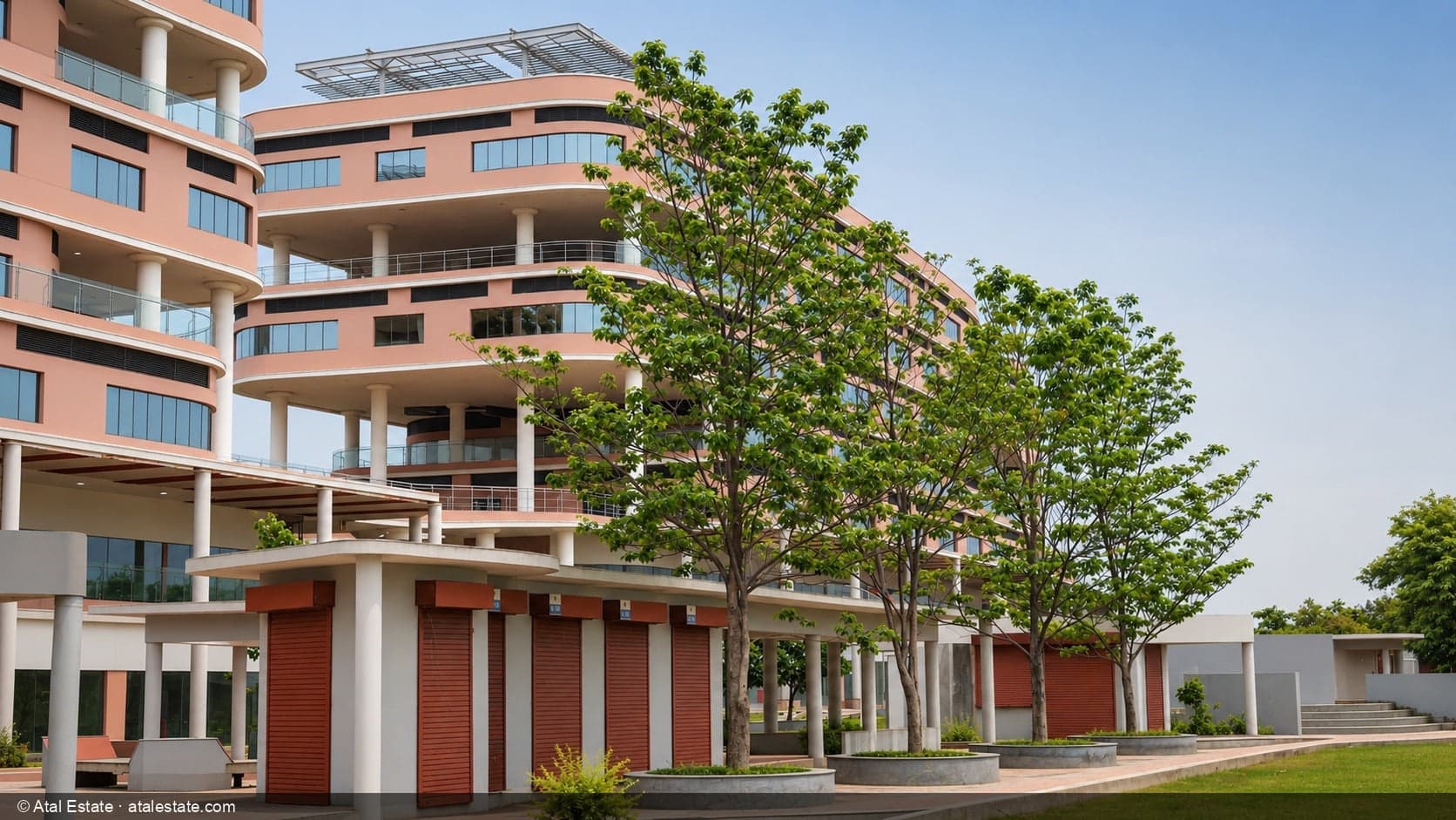 CBD Retail Complex — building aur ground-floor shops